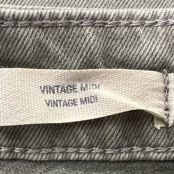 WOMEN'S High-Rise Midi Jean Shorts - Universal Thread - 12 - Picture 7 of 12